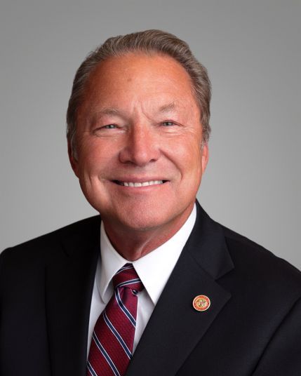 Photo of Representative Roger D. Lynch (R)