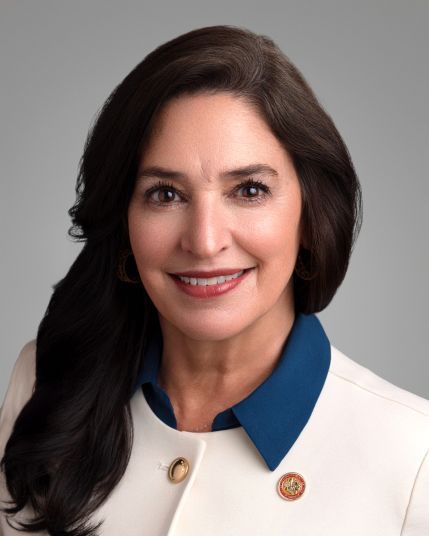 Photo of Representative Mindy McAlindon (R)